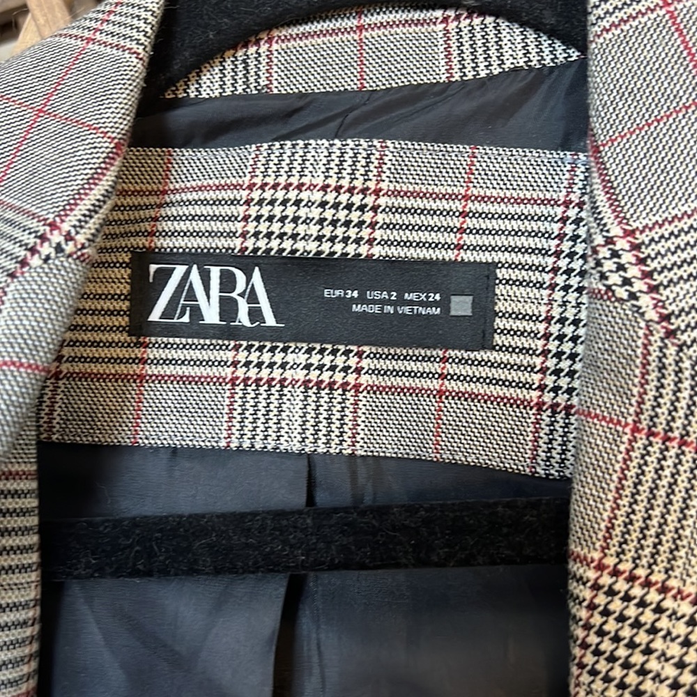 Zara Blazer - Picture 2 of 3